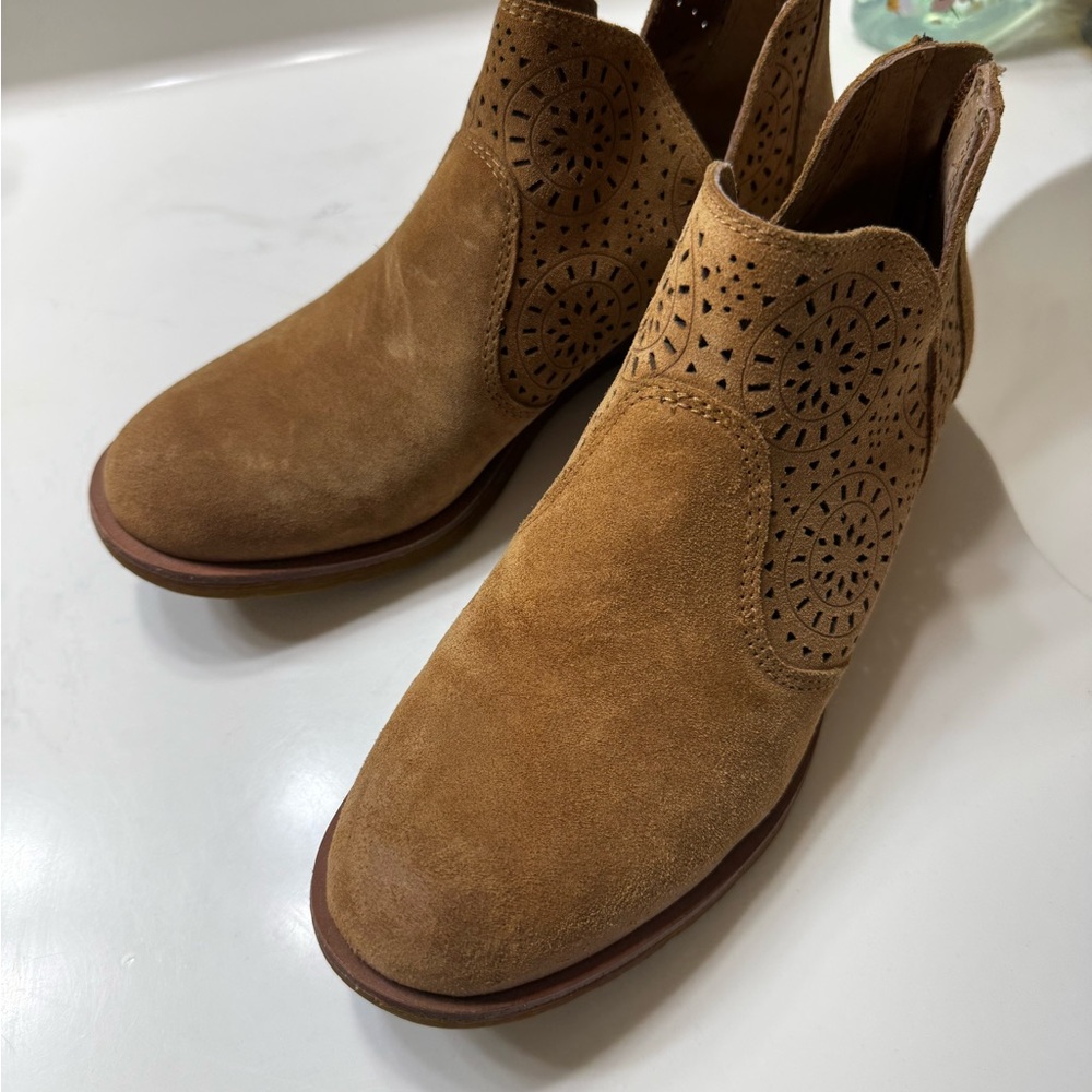 Women's Tan Suede Ankle Boots